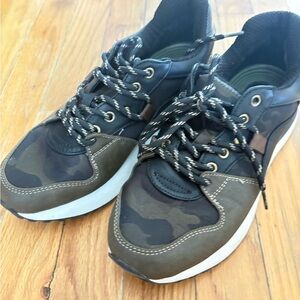 Womens Baretraps |camo print|Cabriole.Like new!#slimsneakers#cushion#walk&hike
